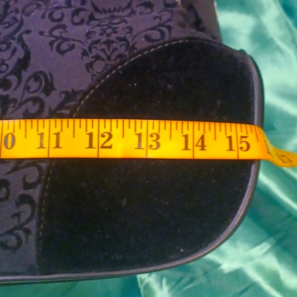 KILLSTAR BANSHEE HANDBAG HANDELS AND CROSSBODY STRAP VELVET STRAPS AND HANDEL - Picture 17 of 17